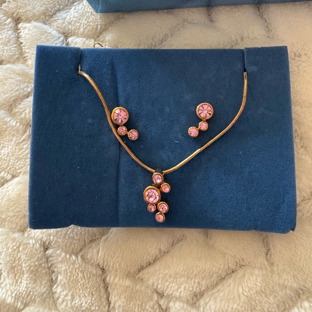 Necklace and earring set by Avon